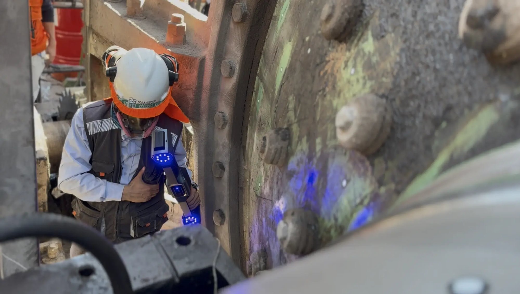 3D scan the ball mill using FreeScan UE Nova